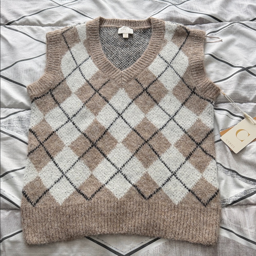 Cyrus V-Neck Argyle Sweater Vest in Brown and Cream